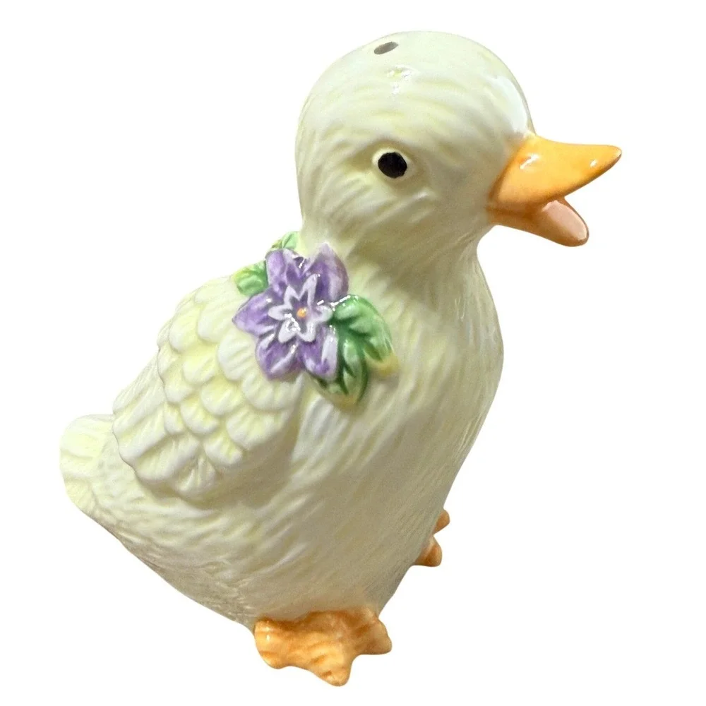 Avon Springtime Salt and Pepper Shakers Duckling Nest Eggs Floral Ceramic 2001